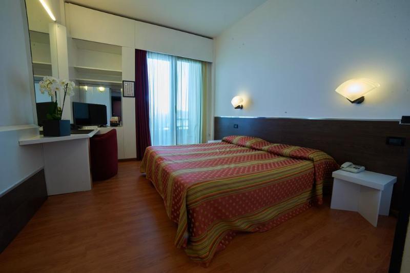 Hotel Concorde Arona Bagian luar foto