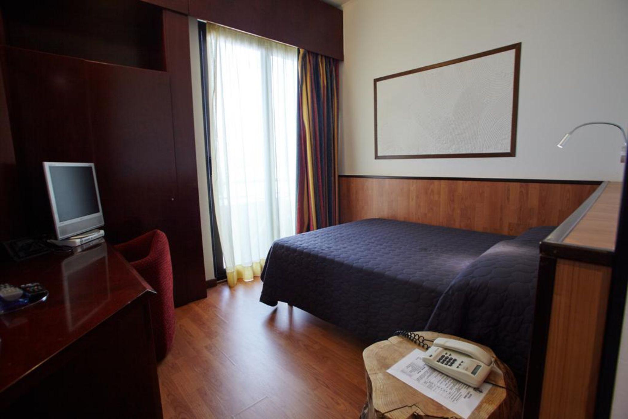 Hotel Concorde Arona Bagian luar foto