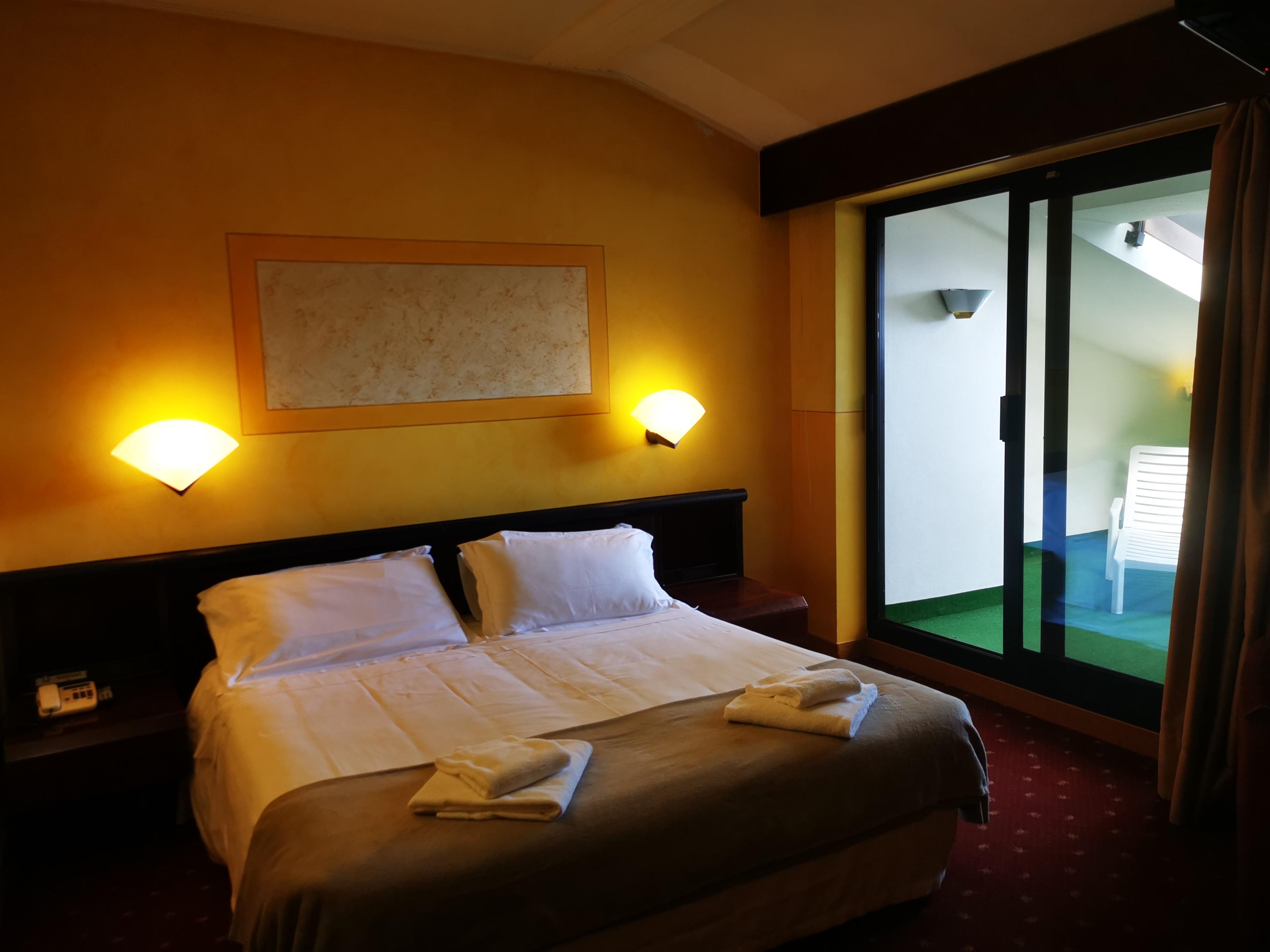Hotel Concorde Arona Bagian luar foto