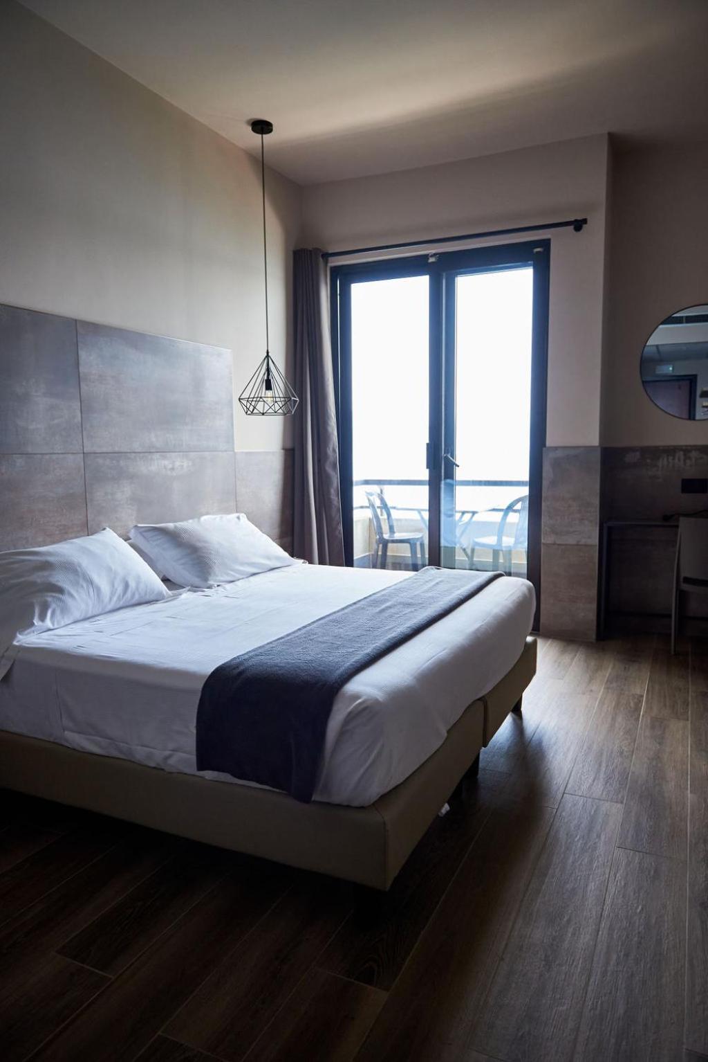 Hotel Concorde Arona Bagian luar foto