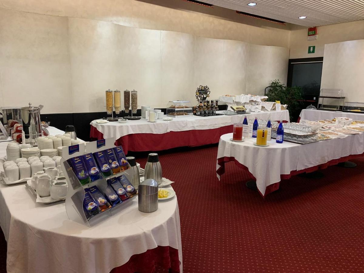 Hotel Concorde Arona Bagian luar foto